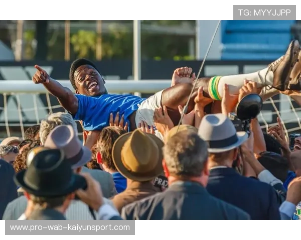 UFC新秀逆袭传奇：走上擂台的瞬间直击灵魂